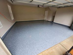 Before & After Expoxy Garage Floor Coating in Locust Grove, GA (2)